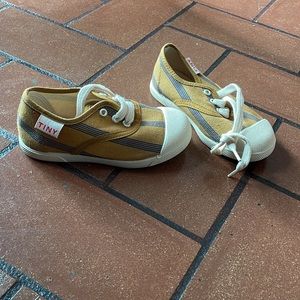 NWOB tiny cottons sneakers size 25